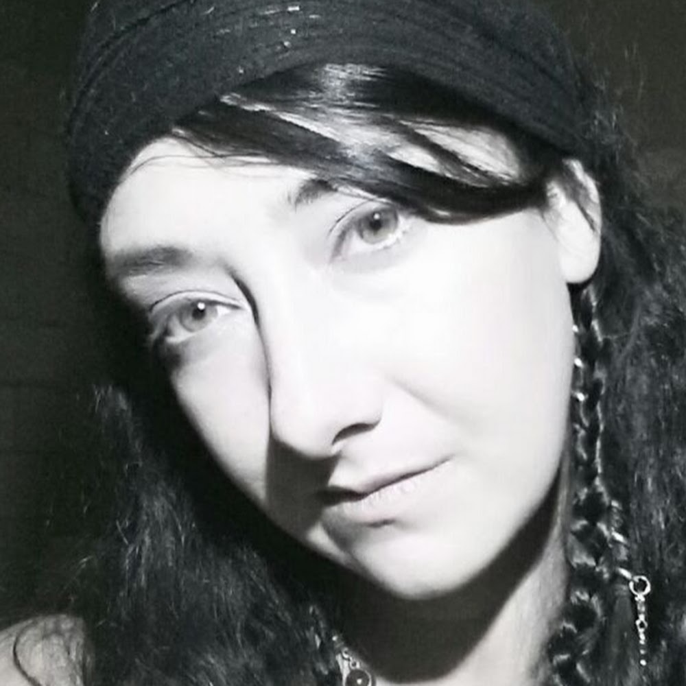 Meet your Posher, Becca